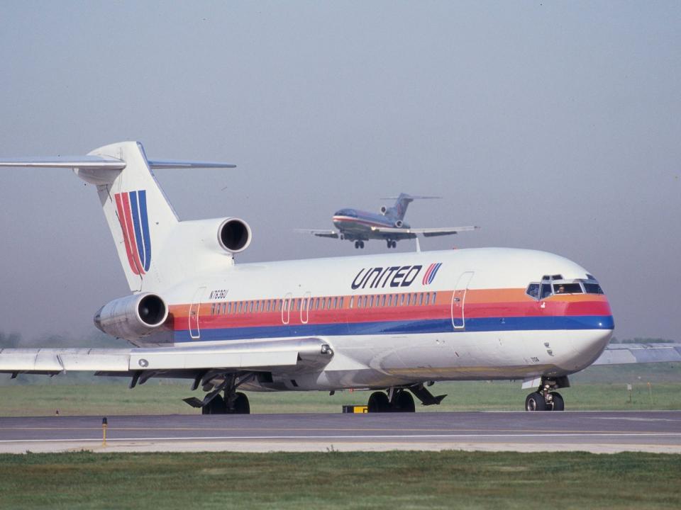 United Airlines Boeing 727