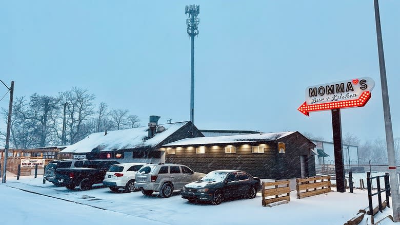 Momma's bar in snow