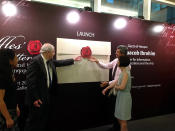 (From left) Dr John Bastin, leading scholar on Raffles and his circle, and Minister for Communication, Information and the Arts Yaacob Ibrahim break the seal of the envelope launching the exhibition, as President of the Singapore Heritage Society Dahlia Shamsuddin and NLB CEO Elaine Ng look on. (Yahoo! photo)