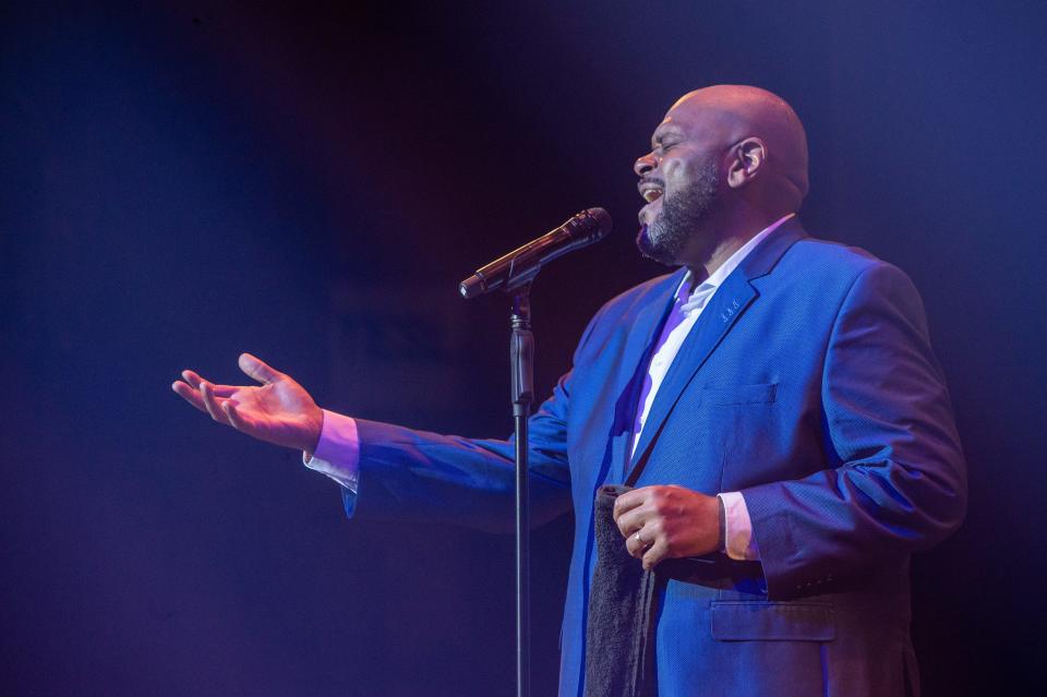 Ruben Studdard performs at the Midland Theatre on May 2, 2023.