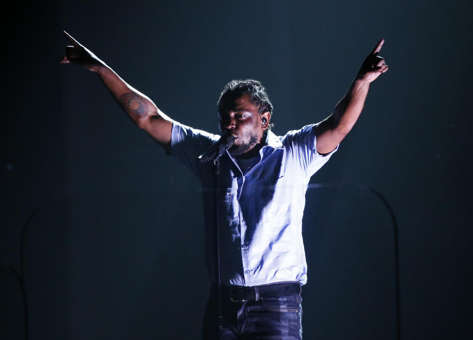 kendrick performing at Grammys