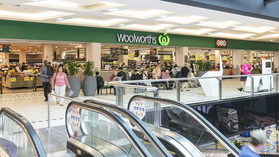 Customers engaged in a confrontation where one pulled a knife out on the other, at a Woolworths at Westfield Parramatta. Source: AAP