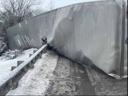 A tractor-trailer overturned on I-65 South in Sumner County following the snowfall (Courtesy: Tennessee Department of Transportation)