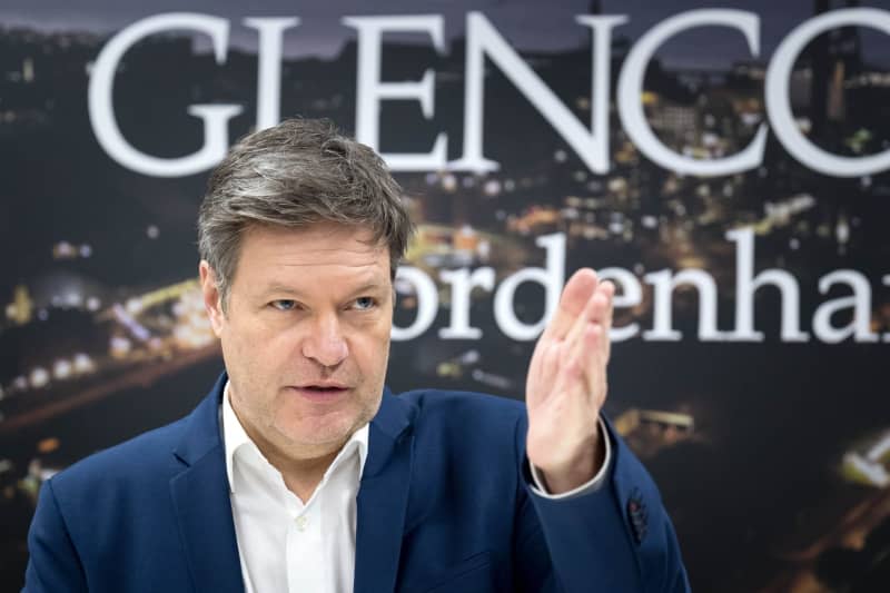 Robert Habeck German Minister for Economic Affairs and Climate Protection, at a press conference at the Nordenham zinc smelter. Sina Schuldt/dpa