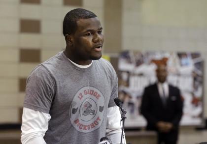 Cardale Jones announced his decision at his Cleveland high school. (AP)