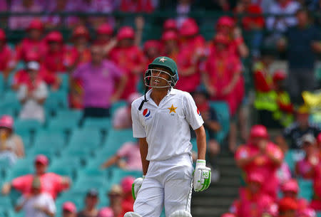 Cricket - Australia v Pakistan - Third Test cricket match - Sydney Cricket Ground, Sydney, Australia - 5/1/17 Pakistan's Younis Khan reacts after his team mate Azhar Ali was run out. REUTERS/David Gray