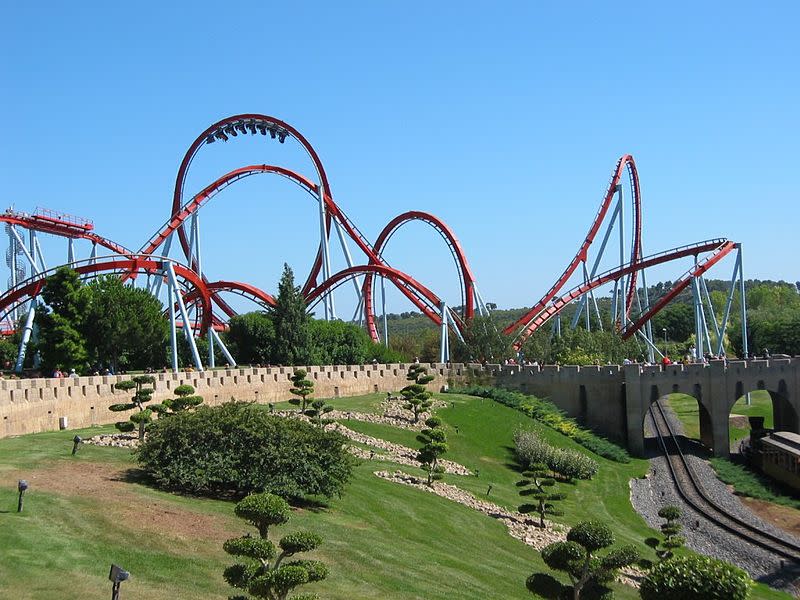 <b>Port Aventura</b><br><br> Tamaño: 825 hectáreas<br> Proporción de Eurovegas: 0,9 veces su tamaño