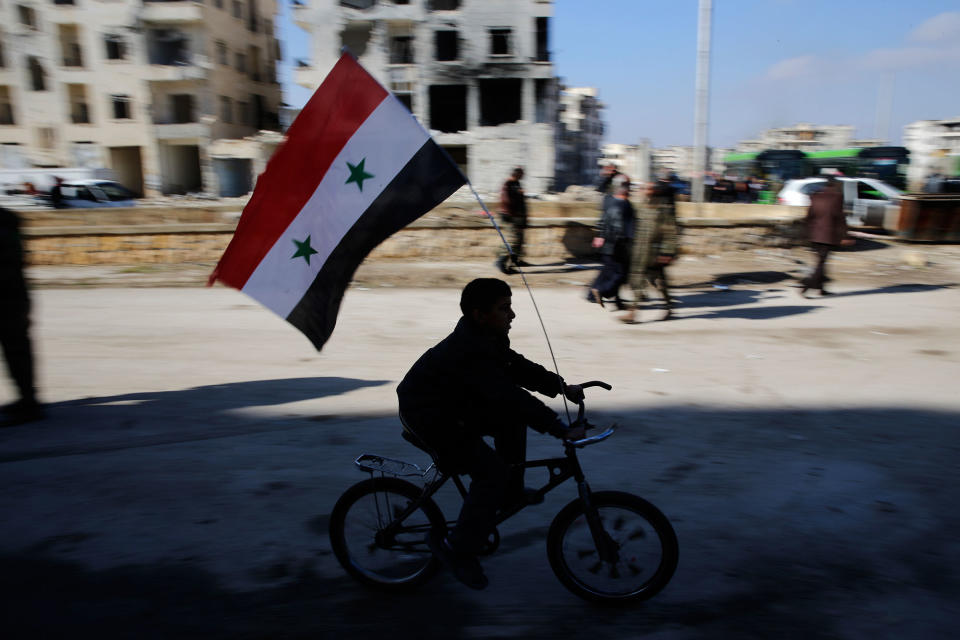 Syria regime troops celebrate Aleppo victory; executions reported