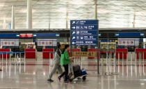 <p>Im aktuellen Ranking landete Pekings Flughafen mit einem Passagieraufkommen von rund 95,79 Millionen auf dem zweiten Platz. Damit legte der Beijing Capital International Airport ein rasantes Wachstum in den vergangenen Jahren hin: 1978 zählte der Flughafen nur eine Million Passagiere, 2012 82 und 2014 über 86 Millionen Reisende. (Foto: gettyimages) </p>