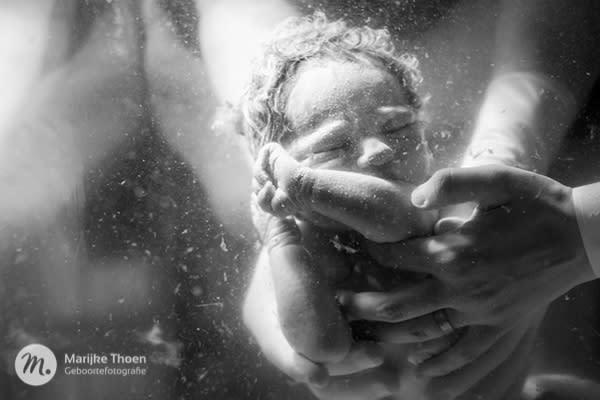 These Stunning Photos Show the Raw Beauty of Home Childbirth