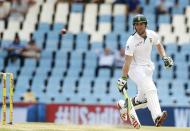 South Africa's AB de Villiers makes a run during the third day of their cricket test match against Australia in Centurion February 14, 2014. REUTERS/Siphiwe Sibeko (SOUTH AFRICA - Tags: SPORT CRICKET)