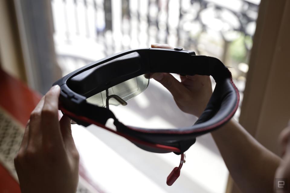 Lenovo ThinkReality AR headset

Chris Velazco / Engadget