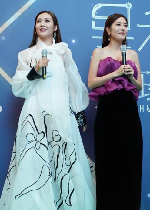 Best TVB Drama Character Ali Lee (left) and Best TVB Female Artiste Natalie Tong. (PHOTO: StarHub)