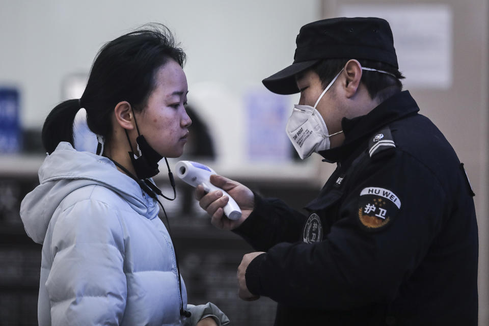 Según la Comisión Nacional de Salud de China, ya este virus puede propagarse de persona a persona, con pacientes en ciudades importantes como Beijing y Shanghai. (Foto: Getty Images)