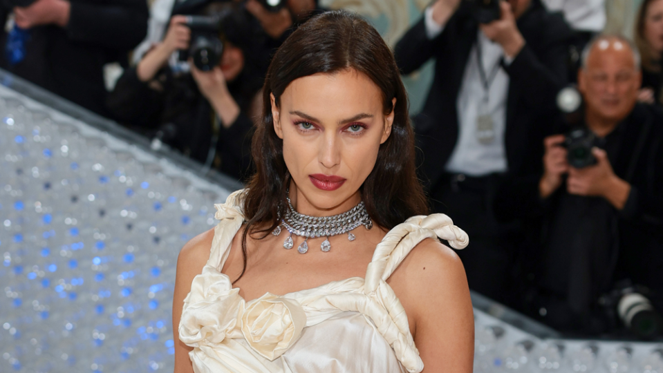 Irina Shayk in Ana Khouri