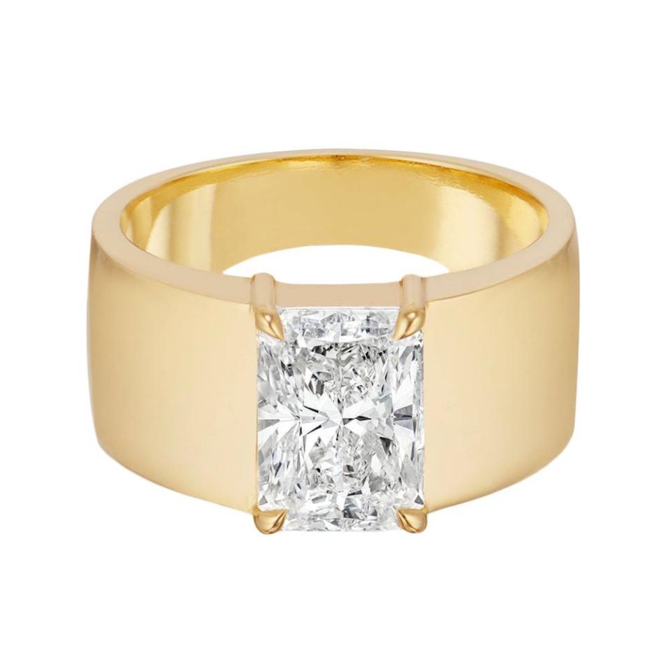 <p><a href="https://go.redirectingat.com?id=74968X1596630&url=https%3A%2F%2Fringconcierge.com%2Fproducts%2F2-08-radiant-lab-diamond-ring&sref=https%3A%2F%2F" rel="nofollow noopener" target="_blank" data-ylk="slk:Shop Now;elm:context_link;itc:0;sec:content-canvas" class="link ">Shop Now</a></p><p>2.08 Radiant in the Keystone Cigar Band</p><p>ringconcierge.com</p><p>$11.00</p>