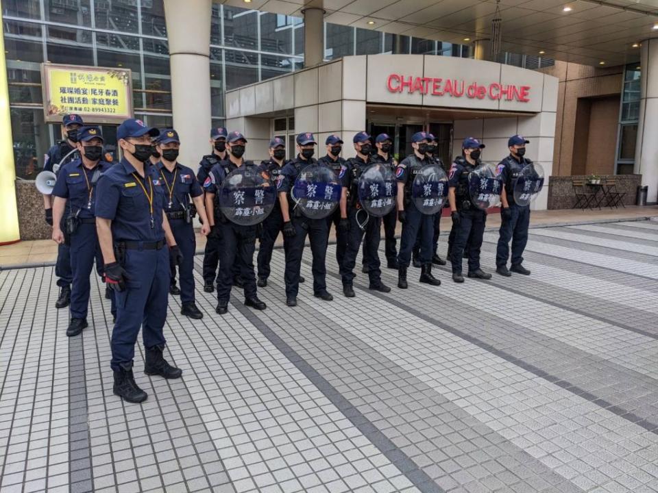 新莊警分局指出，今年遶境過程平和、秩序良好，在廟方、創下地藏庵遶境有史以來最早結束紀錄。（新莊警分局提供）