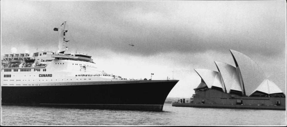 The QE2 passenger ship comes into Sydney harbour today.Near the Opera House. February 07, 1992. (Photo by Simon Alekna/Fairfax Media via Getty Images).