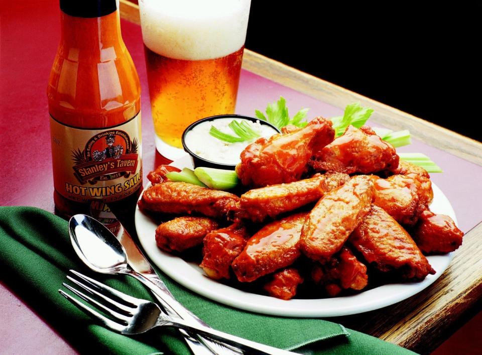 Stanley's Tavern in Wilmington is serving up crispy chicken wings.