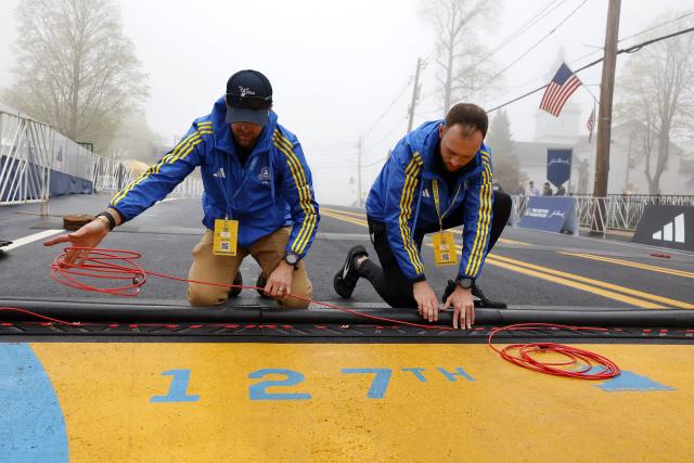 Boston Marathon 2023: Fans watch Red Sox, Bruins, Marathon on