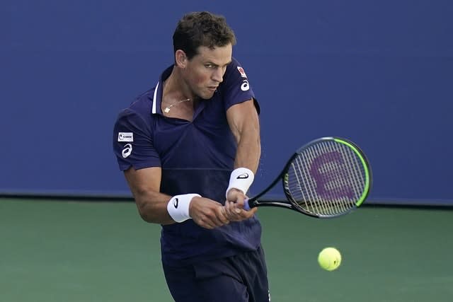 Vasek Pospisil upset Roberto Bautista Agut