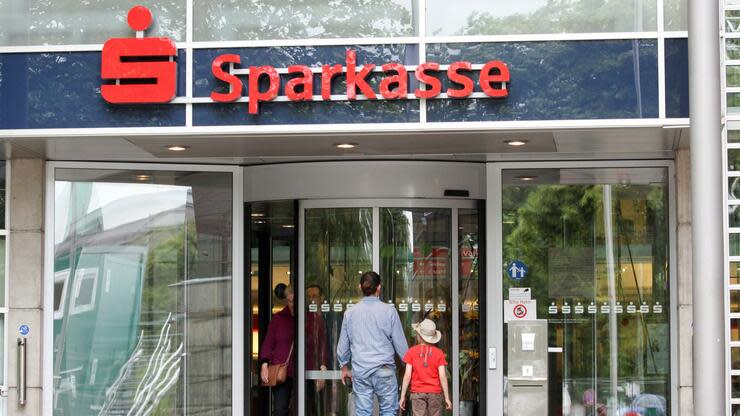 Wie die meisten anderen deutschen Sparkassen ist auch die Förde Sparkasse ein öffentlich-rechtliches Institut. Foto: dpa