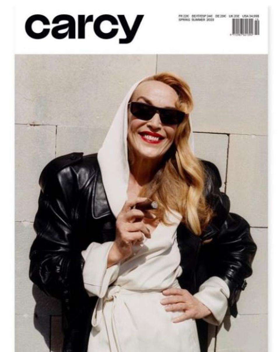 Jerry Hall on the front cover of Carcy magazine (Carcy)