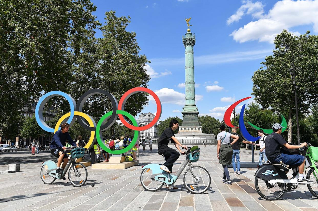 <a href="https://www.shutterstock.com/es/image-photo/paris-france07-17-2024-cyclists-passing-2490770521" rel="nofollow noopener" target="_blank" data-ylk="slk:Oliverouge 3/Shutterstock;elm:context_link;itc:0;sec:content-canvas" class="link ">Oliverouge 3/Shutterstock</a>