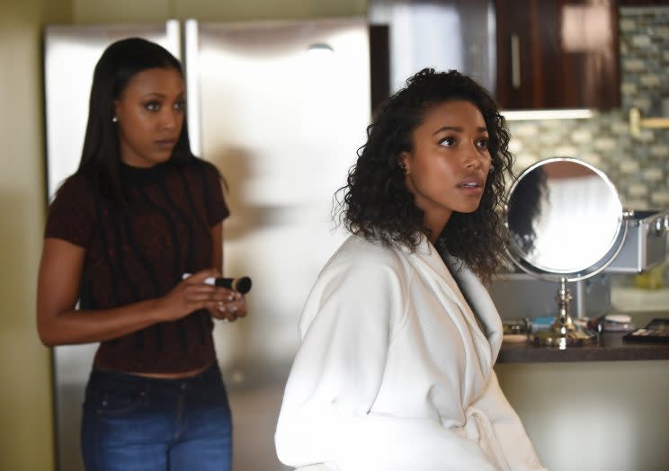 PITCH: L-R: Meagan Holder and Kylie Bunbury in the all-new “Wear It” episode of PITCH airing Thursday, Nov. 3 (8:59-10:00 PM ET/PT) on FOX. Cr: Ray Mickshaw / FOX. © 2016 FOX Broadcasting Co.