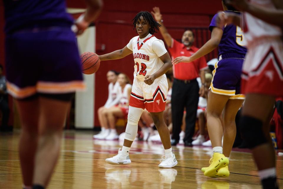 Seventy-First's Amore' Kirkland dribbles the ball downcourt during the first quarter against Jack Britt on Friday, Jan. 17, 2020, at Seventy-First High School.