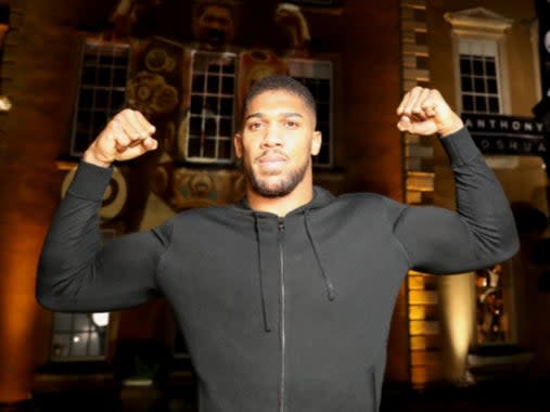 <p>BANBURY, INGLATERRA - 17 DE DICIEMBRE: Anthony Joshua asiste a JD Comes Alive: la exitosa fiesta de Navidad de JD en Aynhoe Park el 17 de diciembre de 2019 en Banbury, Inglaterra. </p> (Foto de Tristan Fewings / Getty Images para JD)