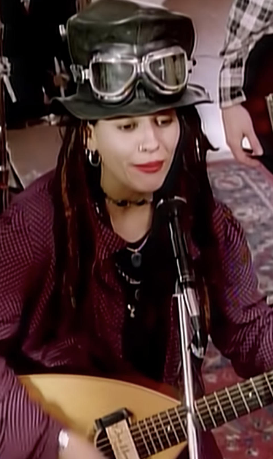 Perry in 4 Non Blondes' "What's Up?" music video