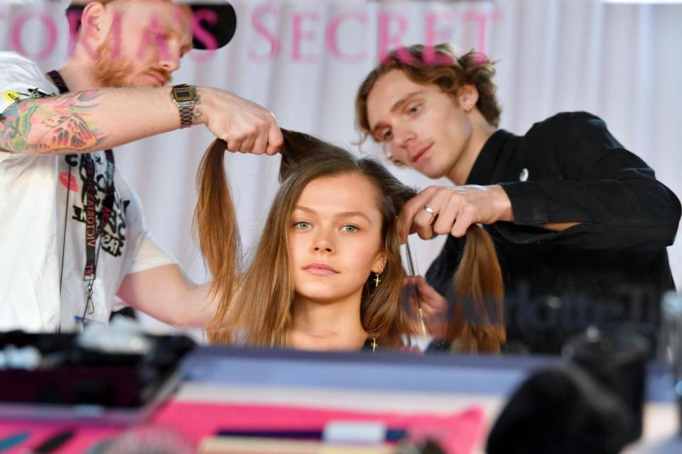 Alannah Walton prepares backstage during the 2018 Victoria's Secret Fashion Show (Getty Images for Victoria's Secr)