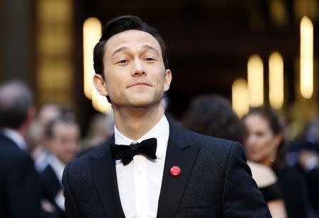 Joseph Gordon-Levitt arrives at the 86th Academy Awards in Hollywood, California March 2, 2014. REUTERS/Mike Blake