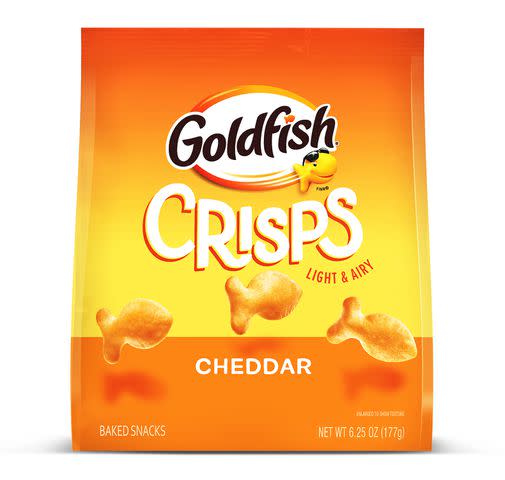 <p>Goldfish</p> Goldfish Crisps in the cheddar flavor.