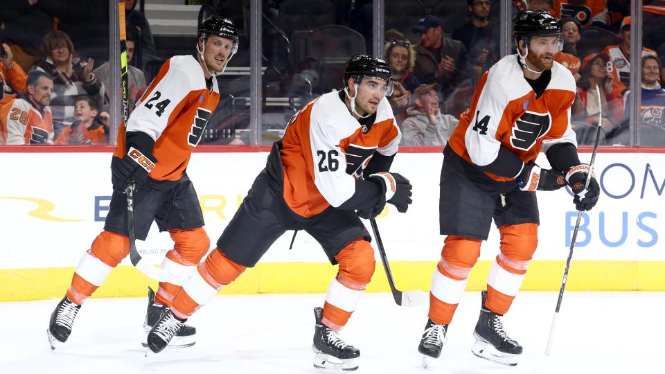 Die Philadelphia Flyers erzielen mit ihrem zweiten Verteidigungspaar eine hervorragende Leistung.  (Tim Nwachukwu/Getty Images)