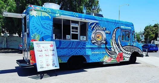 <div class="paragraphs"><p>A Fijian Indian food truck.</p></div>