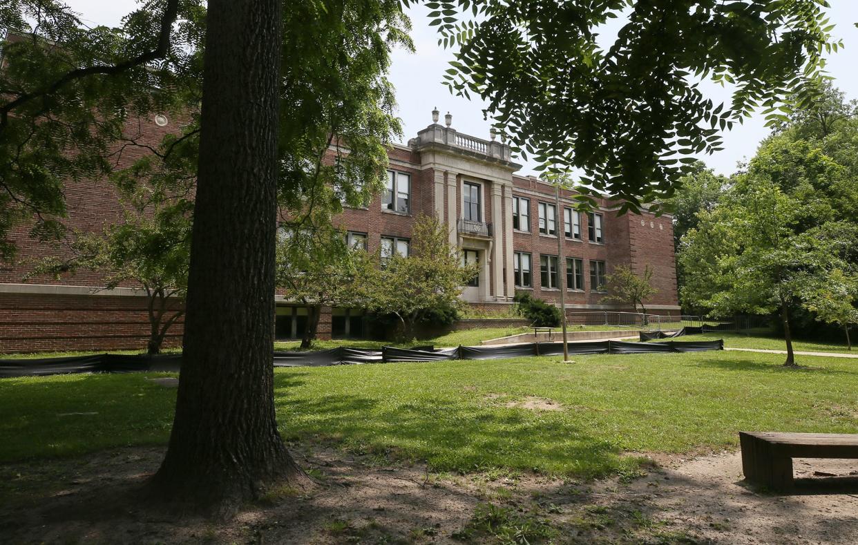 The Hudson school board has voted to demolish the 1927 school building on Oviatt Street.