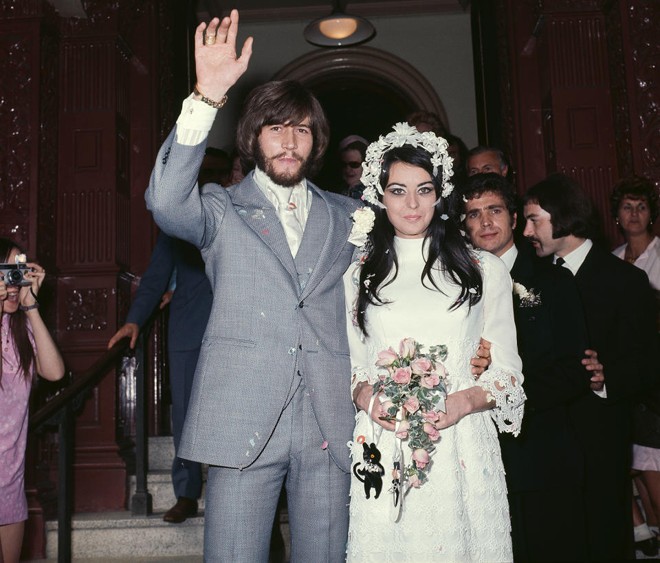 Barry Gibb Marries Linda Gray