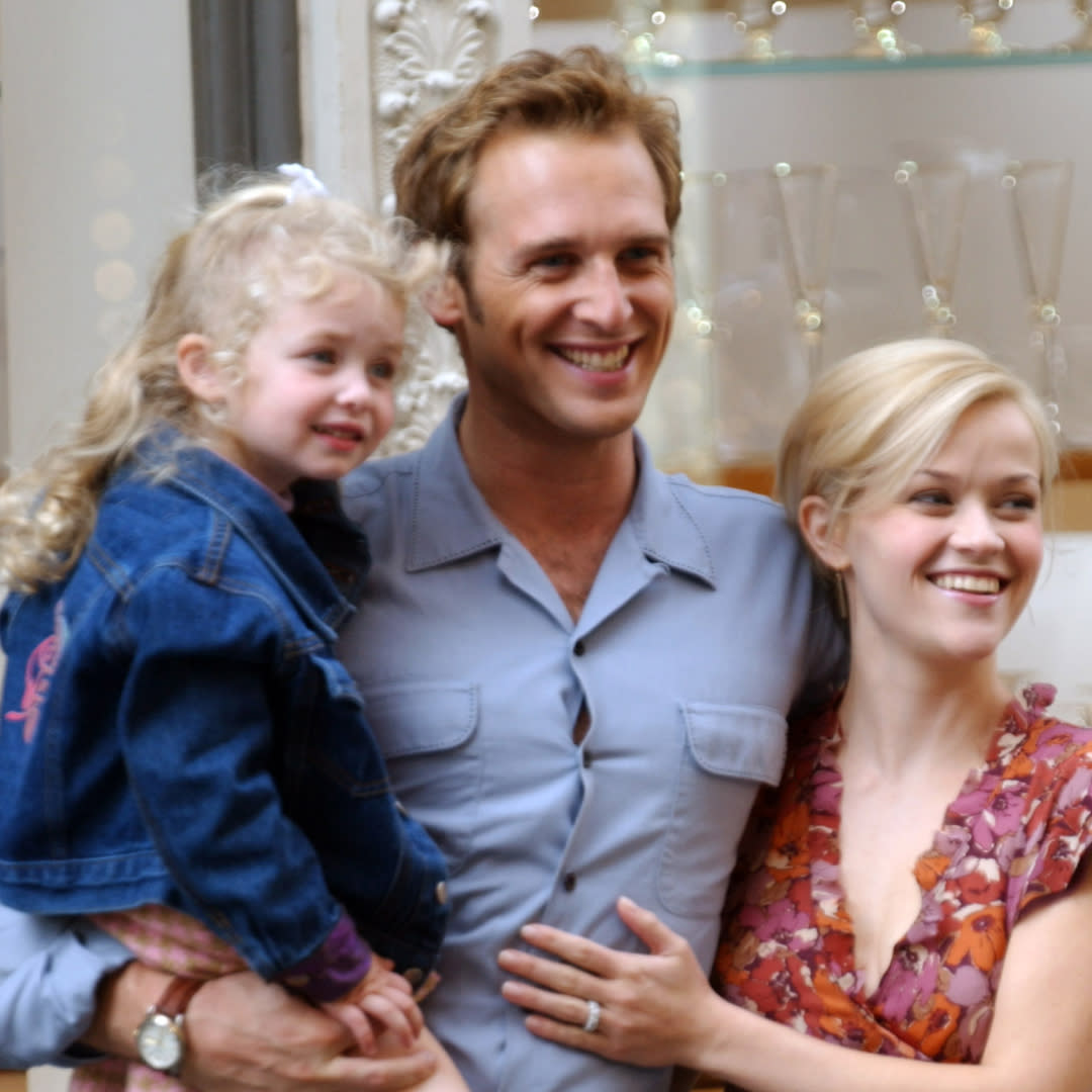  Josh Lucas and Reese Witherspoon in Sweet Home Alabama. 