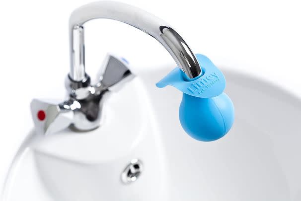 Quickly and easily remove limescale from your tap heads with this descaling tool