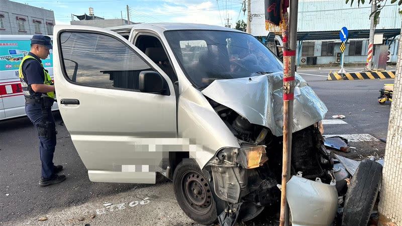 這起車禍造成4人受傷，其中1人失去生命跡象。（圖／翻攝護面）