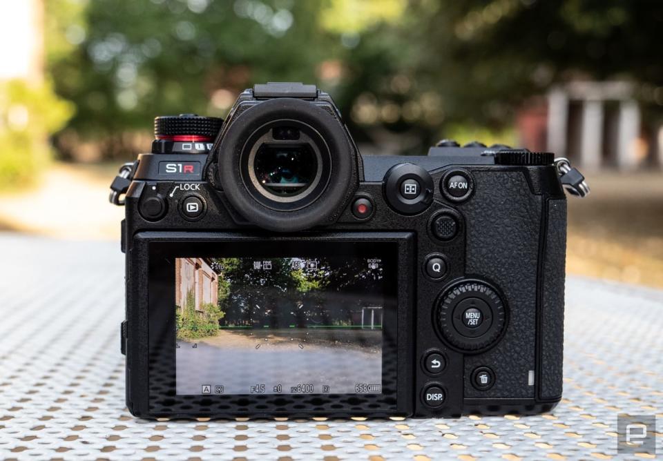 Panasonic S1R full-frame mirrorless camera