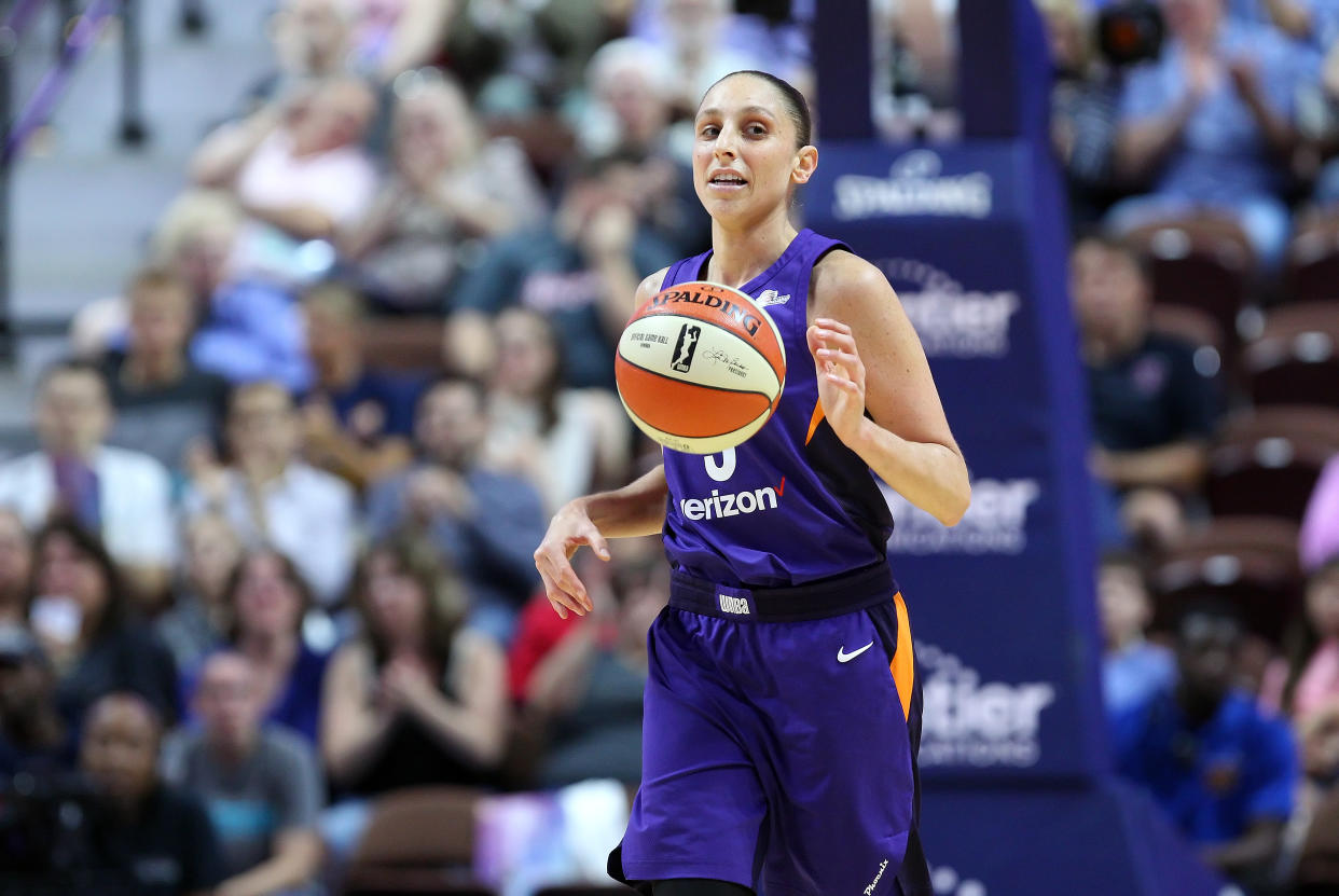 UNCASVILLE, CT - JULY 13: Phoenix Mercury guard Diana Taurasi (3) dribbles the ball up court during a WNBA game between Phoenix Mercury and Connecticut Sun on July 13, 2018, at Mohegan Sun Arena in Uncasville, CT. Connecticut won 91-87. (Photo by M. Anthony Nesmith/Icon Sportswire via Getty Images)