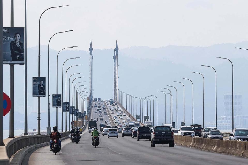 A general view of the Penang Bridge. — Picture by Sayuti Zainudin