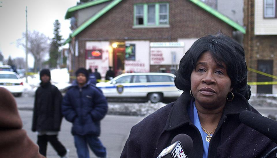 Former Alderwoman Rosa Cameron, shown in 2001 following a shooting in her then-district.