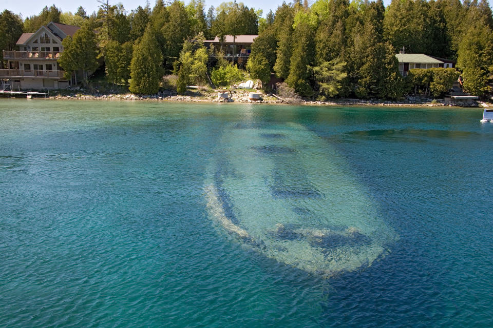 tobermory boat under the water