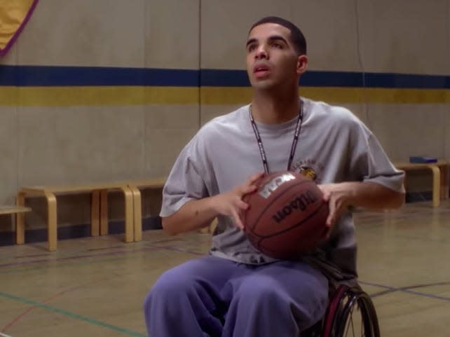 jimmy brooks playing basketball in his wheelchair on degrassi