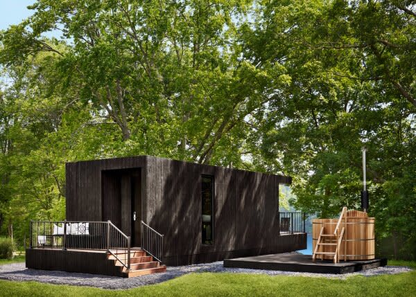 A Moliving prefab has 400 square feet of interior space and 240 square feet of exterior space.