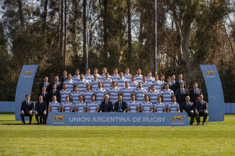 Los Pumas hicieron la tradicional foto antes de partir al Viejo Continente para jugar el Mundial 2023